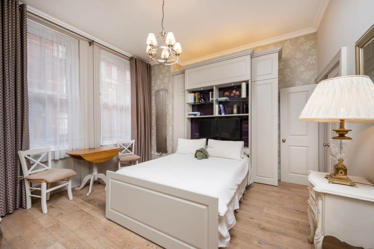 Charming Chelsea Studio Your Cozy Urban Retreat Лондон Екстериор снимка