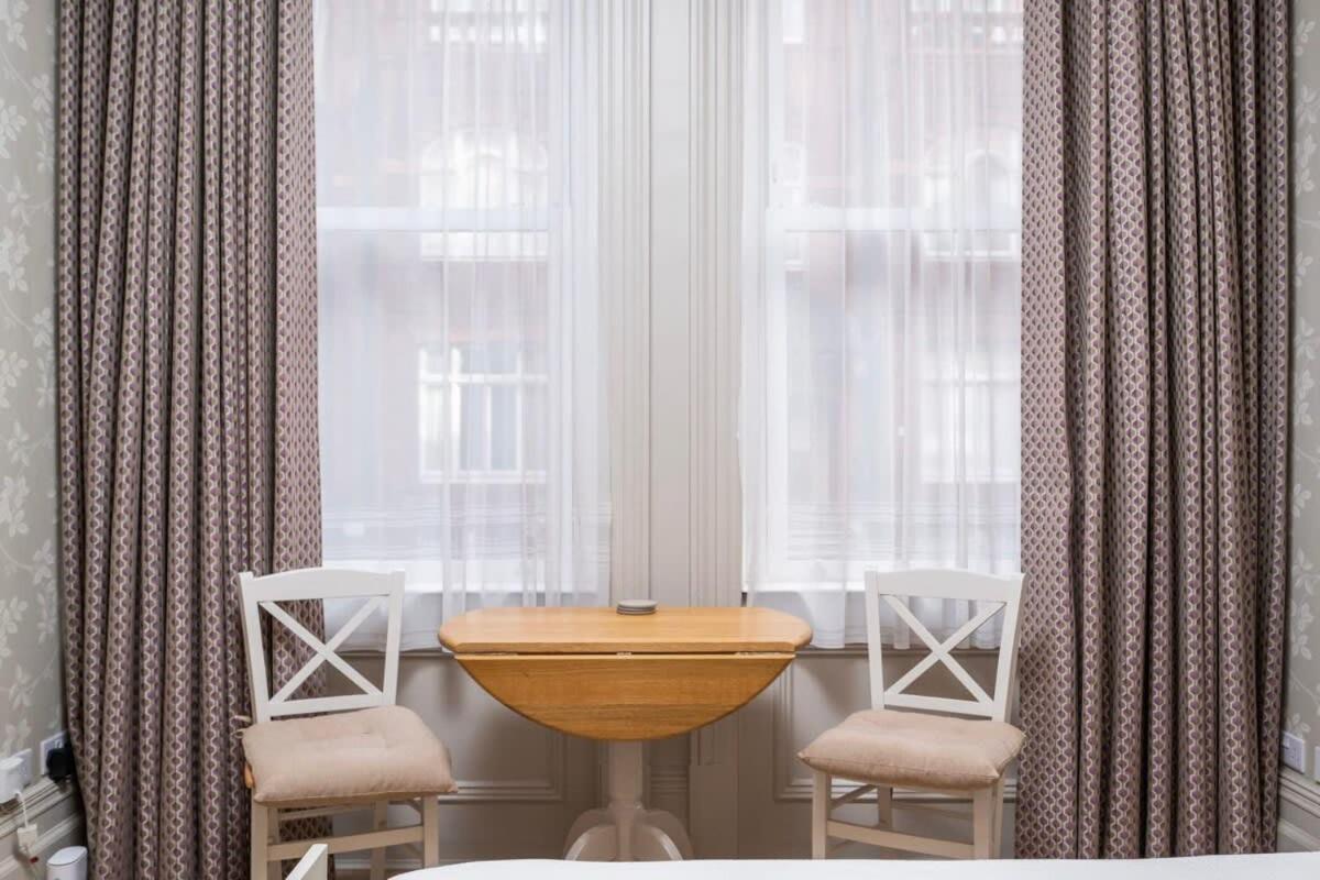 Charming Chelsea Studio Your Cozy Urban Retreat Лондон Екстериор снимка